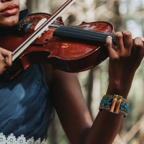 Handmade Turquoise, White Crystal, Micro Beading, Magnetic Clasp Bracelet 7.5" - Picture 6 of 8